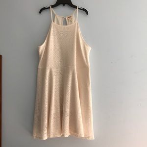 Sleeveless Lace Detailed Dress